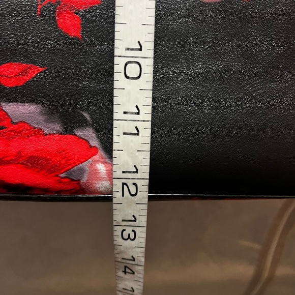 NWT Victoria’s Secret gorgeous floral tote bag - Picture 8 of 16